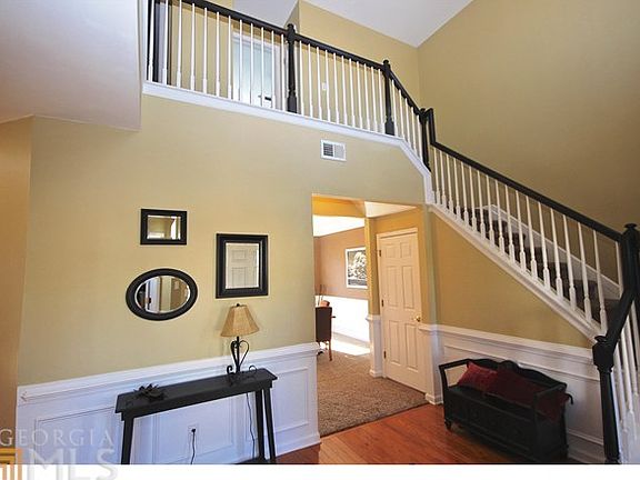 3rd image of 705 Pine Grv