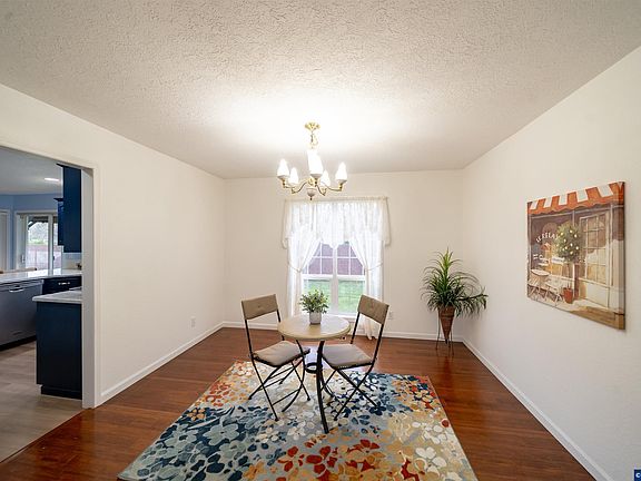 5th image of 312 SW Cascade Meadow Dr