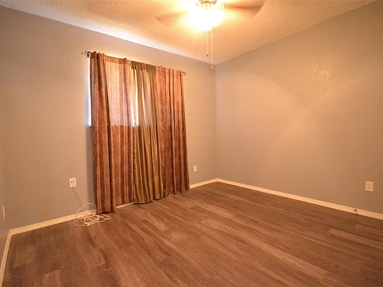 16114 Windermere Dr — Photo 13