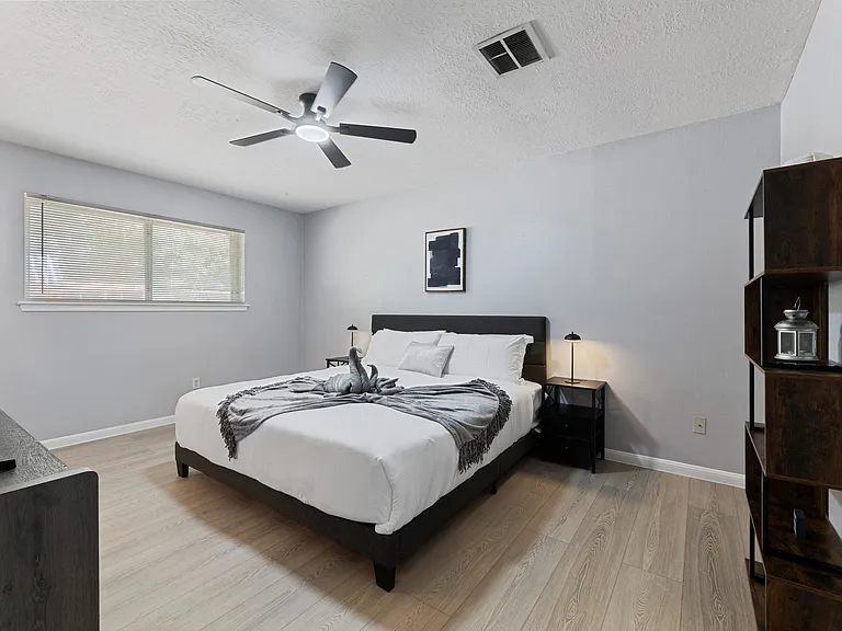 18834 Jodywood Dr — Photo 26