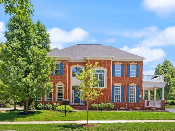 19098 Peaceful Stream Dr, Leesburg, VA 20176