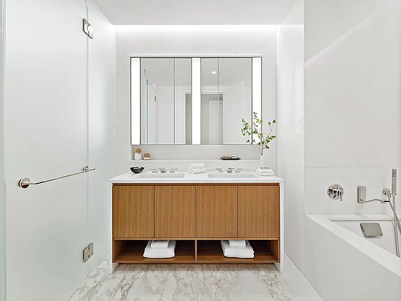 5th image of 1289 Lexington Ave Unit 4A