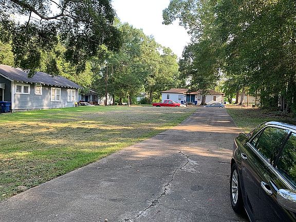 4th image of 506.5 E Texas St