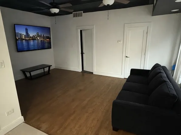 3837 W Jackson Blvd #2R, Chicago, IL 60624