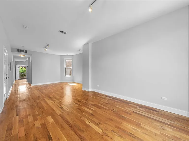 1253 N California Ave #2 — Photo 3