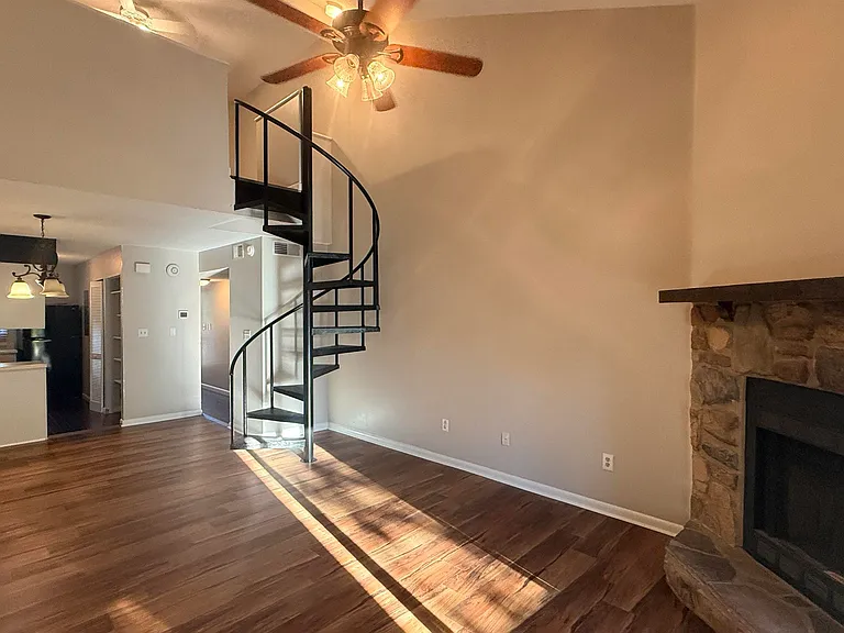 405 Harbison Blvd #B — Photo 3