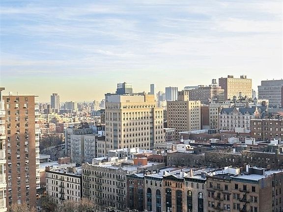 4th image of 100 La Salle St APT 21E