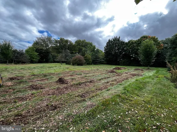 6 Norlo Dr, Chambersburg, PA 17202