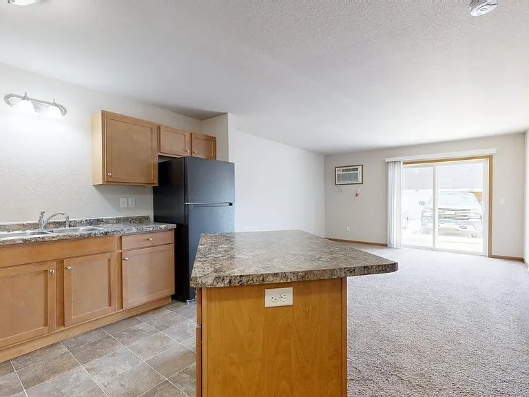 Fox Run Apartments — Photo 8