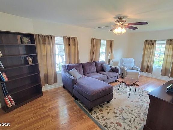 5th image of 621 Royal Tern Dr