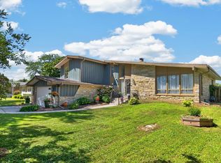 8755 N Pelham PARKWAY, Bayside, WI 53217