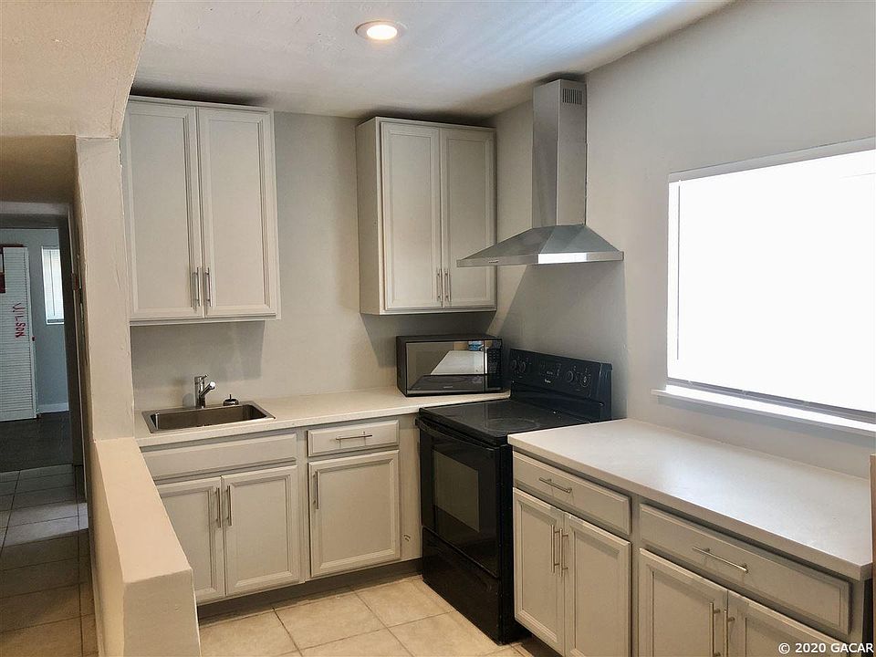 1st image of 1611 SE 39th Pl