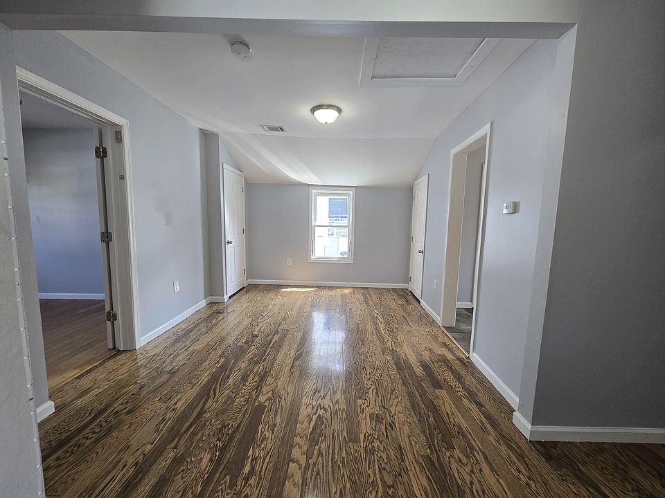 2nd image of 164 N 12th St #3C