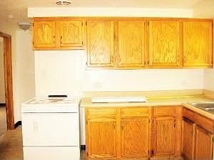 Kitchen (brand new stove)