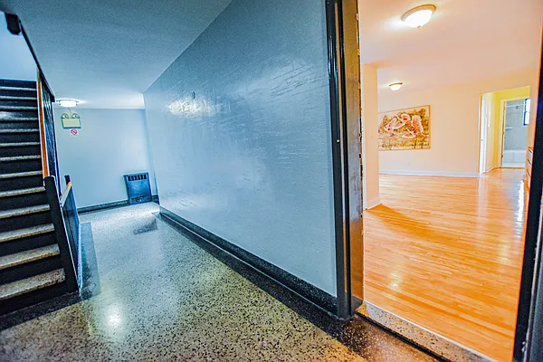 Sold by Remax Edge | media 29