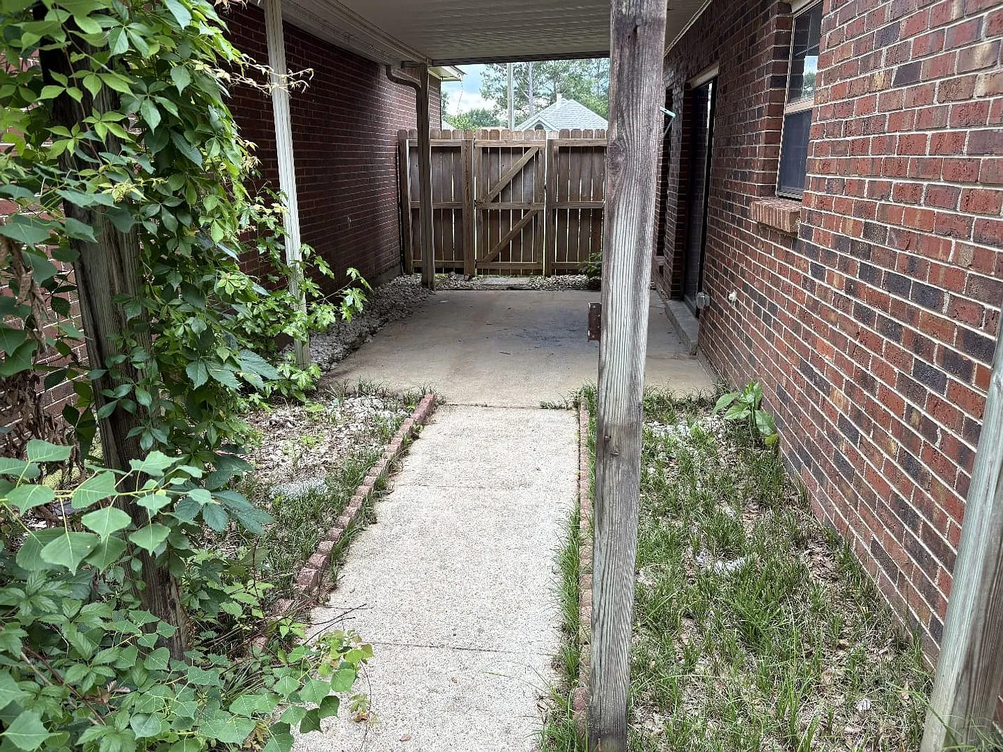 3 Bed 2 Bath Ranch House — Photo 4