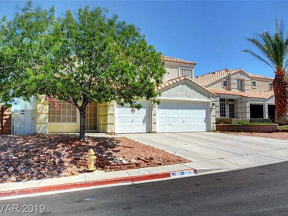 3rd image of 211 Oleander Pl