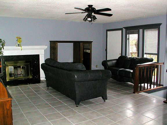 Large Entertainment Room