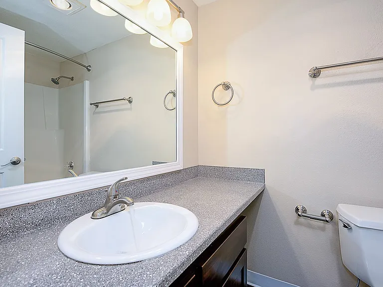 Northlink Apartments — Photo 69