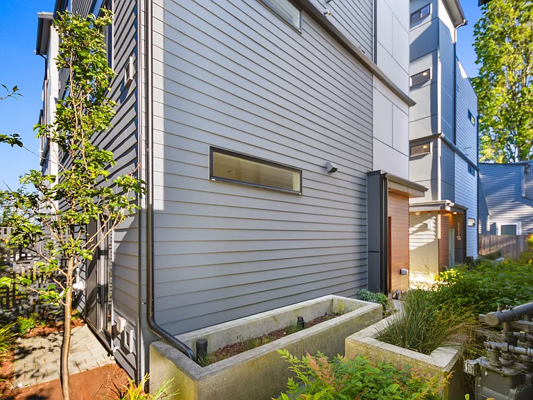 1123 18th Ave #C — Photo 2