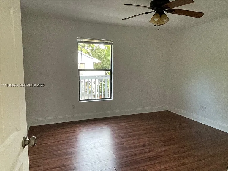 1866 9th Pl — Photo 3