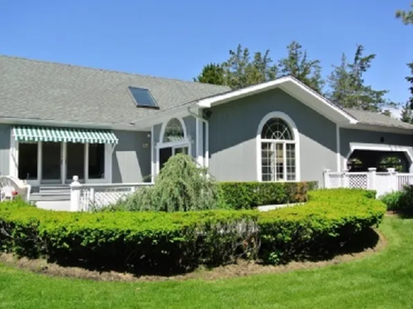 https://photos.zillowstatic.com/fp/9698d0dc7bca076c38b16ae710caf5c7-p_e.webp