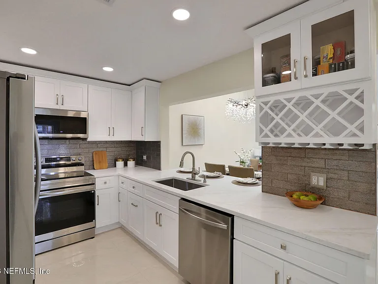 181 Aruba Ln — Photo 9