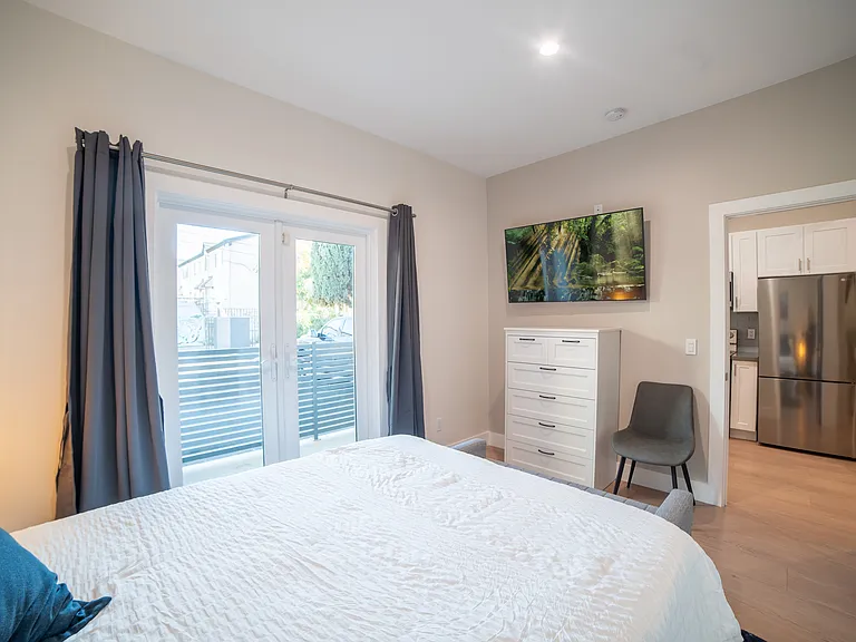 1140 Elden Ave #3 — Photo 6