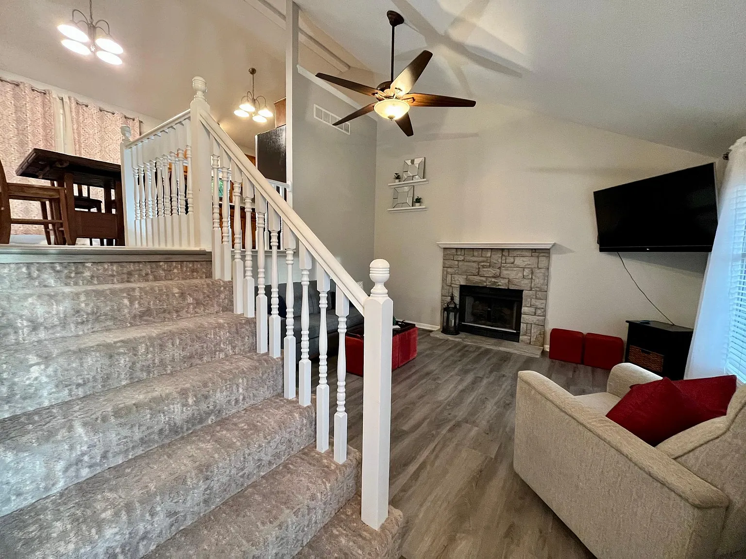 3 bed, 1600 sqft, $2,300 — Photo 3