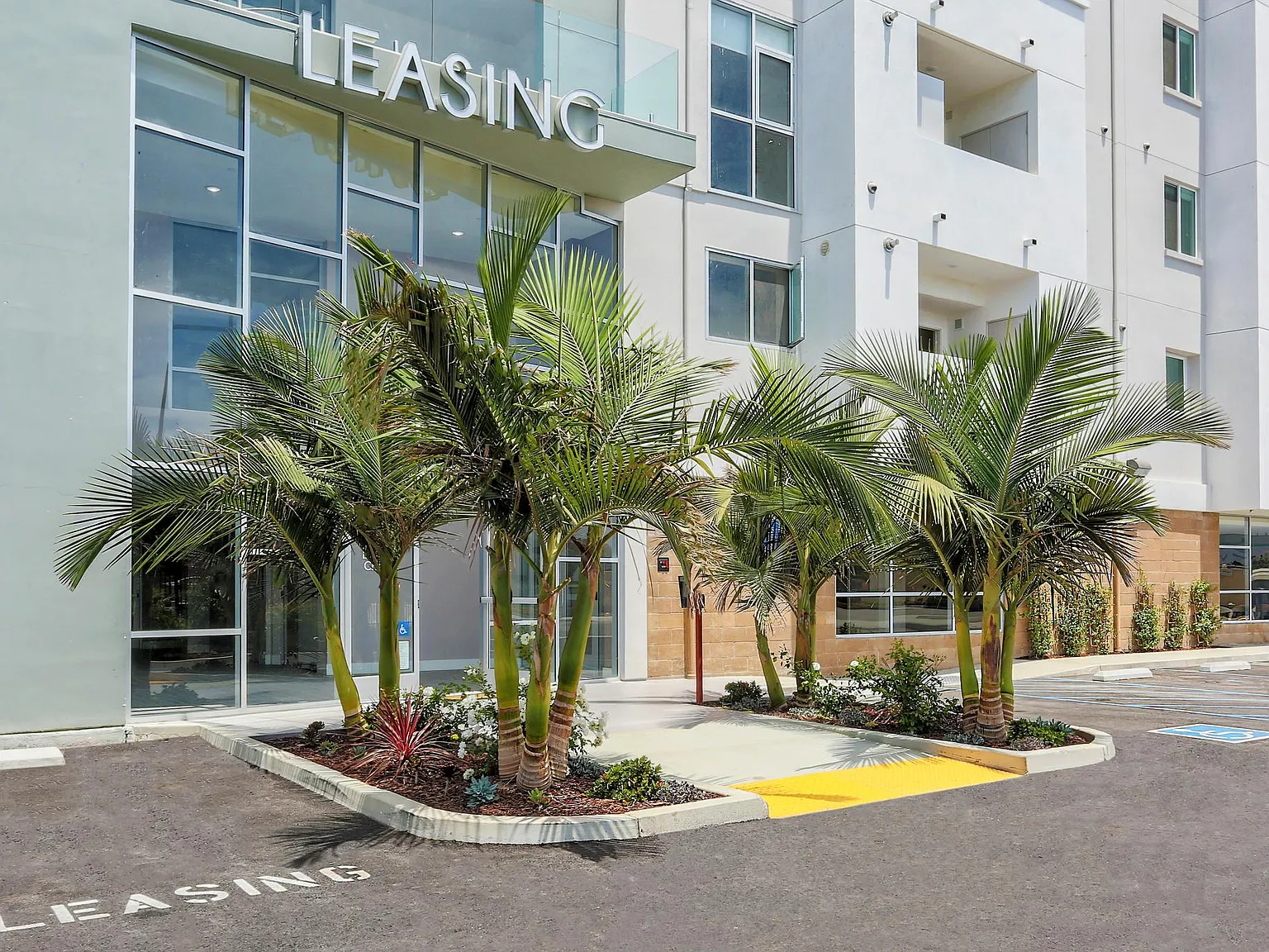Seacrest Homes Apartments — Photo 2