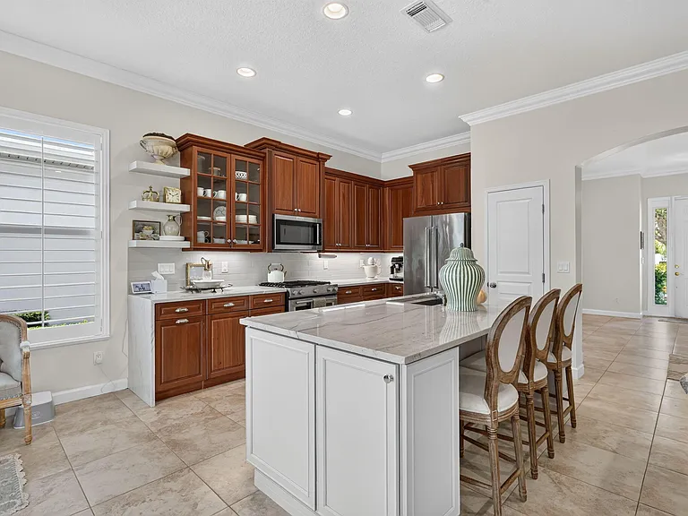 10542 SW Westlawn Blvd — Photo 36