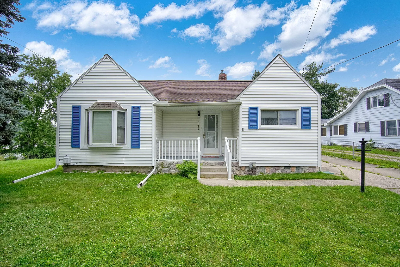 3015 Charlotte St photo 1