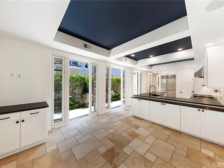 515 Begonia Ave #B — Photo 12