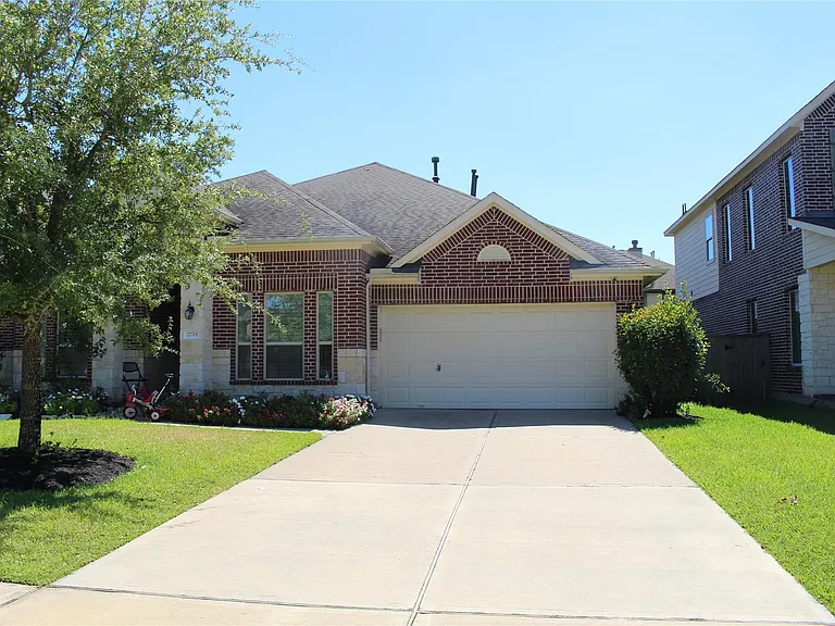 27715 Halls Farms Ln — Photo 2