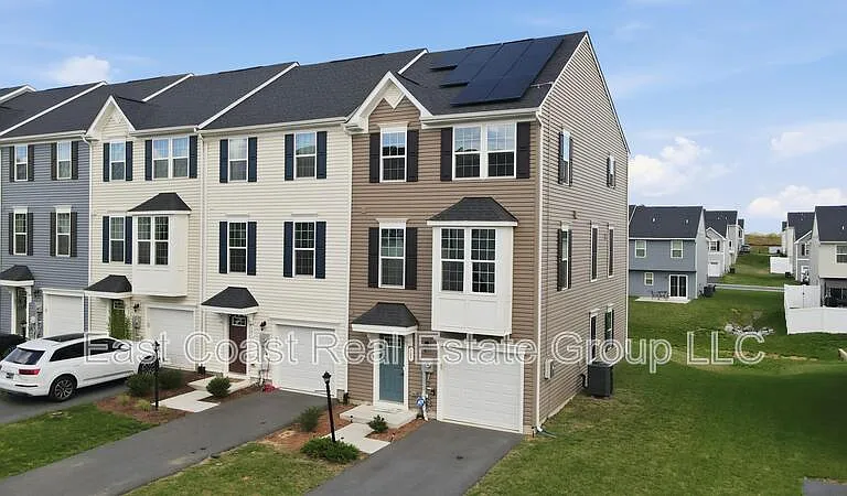 105 Dripping Spring Dr — Photo 1