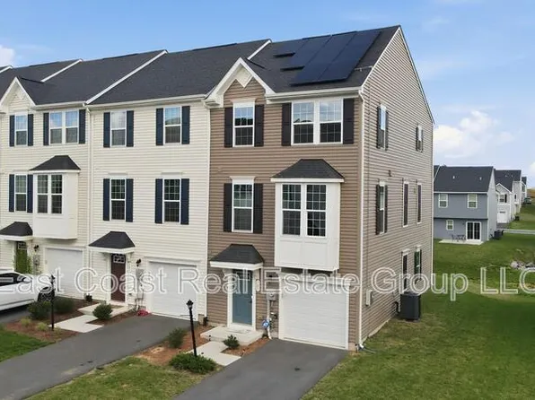 105 Dripping Spring Dr, Hedgesville, WV 25427