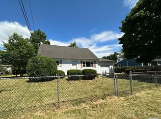 43 S 26th St, Wyandanch, NY 11798