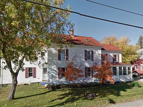 76 High St, South Paris, ME 04281