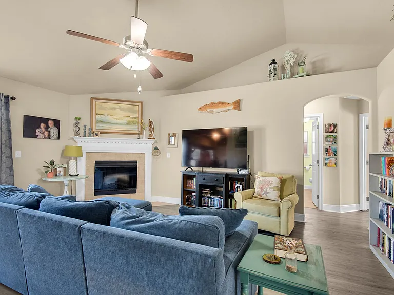 6165 Winchester Cir — Photo 9