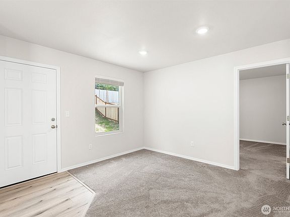 4th image of 181 NE Olympic Ridge