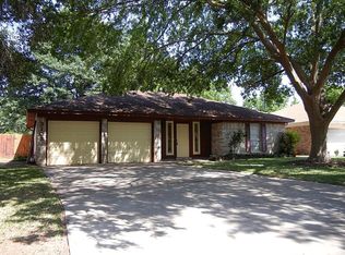 3103 Mockingbird Ln, Rosenberg, TX 77471