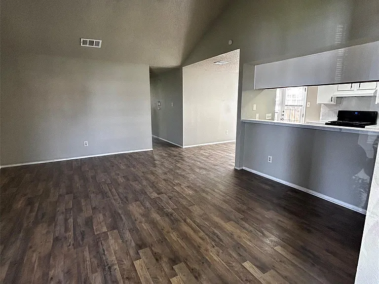 6603 Deatonhill Dr #B — Photo 2