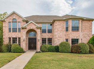 220 Crystal Lake Dr, Desoto, TX 75115