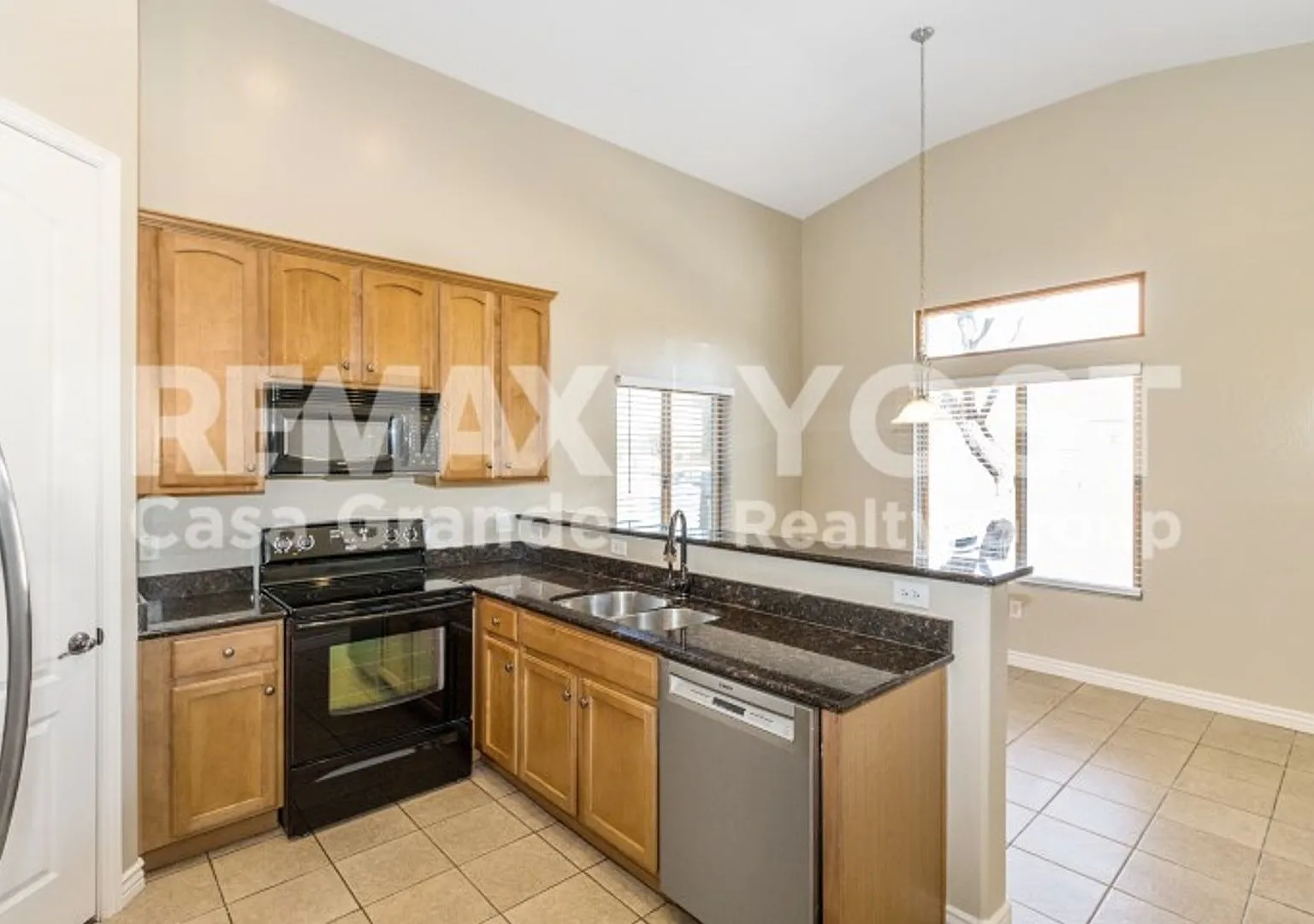 Comfort & Charm in Cottonwood Ranch! — Photo 3