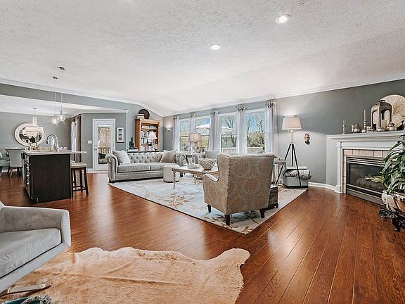 4th image of 8417 W Ashford Ln