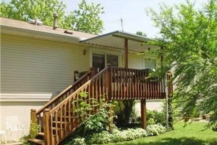 12 Debbie Dr — Photo 2
