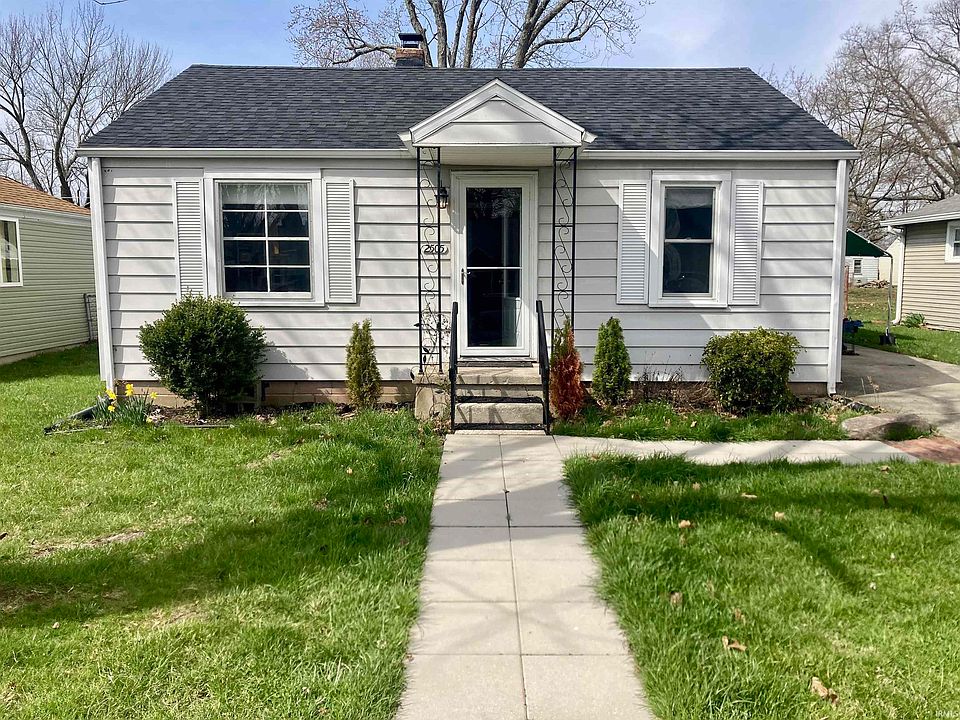 1st image of 2505 N Maplewood Ave
