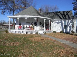 913 Belle Ave, Pinckneyville, IL 62274