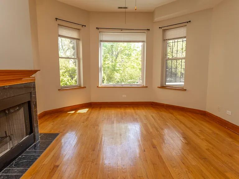 1516 W Farwell Ave #1 — Photo 3