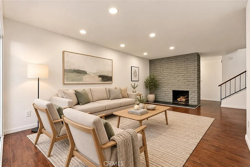 3 bed, 2.5 bath, 1573 sqft, $3,600 — Photo 4